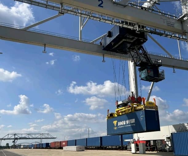 Successful launch of China-Duisburg DGT Train Connection